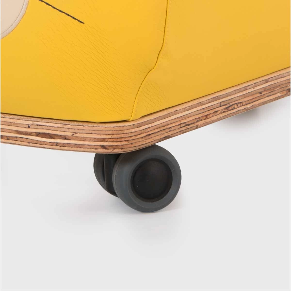 Moulin Roty Porteur Lulu Le Chat Roue Folle 4 Moulin Roty Porteur Lulu Le Chat Roue Folle – Image 2