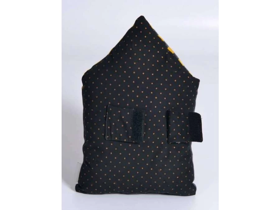 Moulin Roty 666132 - Coussin D'activités Maison Grise Les Moustaches 4 Moulin Roty 666132 - Coussin D'activités Maison Grise Les Moustaches – Image 2