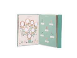 Moulin Roty 675085 - Livre De Naissance Pomme Des Bois (80 Pages) 8 Moulin Roty 675085 - Livre De Naissance Pomme Des Bois (80 Pages) -Boutique bébé moulin roty 675085 livre de naissance pomme des bois 80 pages jouets d eveil 1600 1