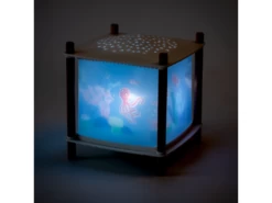 Moulin Roty 676201 - Lanterne Magique - Rêvolution 2.0 Les Aventures De Paulie 7 Moulin Roty 676201 - Lanterne Magique - Rêvolution 2.0 Les Aventures De Paulie -Boutique bébé moulin roty 676201 lanterne magique revolution 2 0 les aventures de paulie 1400 1